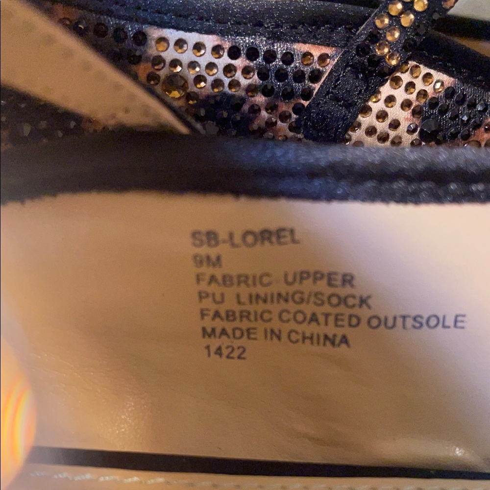 Betsey Johnson Women’s Lorel Leopard Print Mary Jane Ballet Flats - Picture 15 of 16